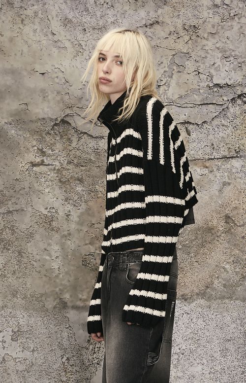 SWEATER ZIP STRIPES