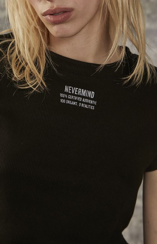 REMERA NEVERMIND