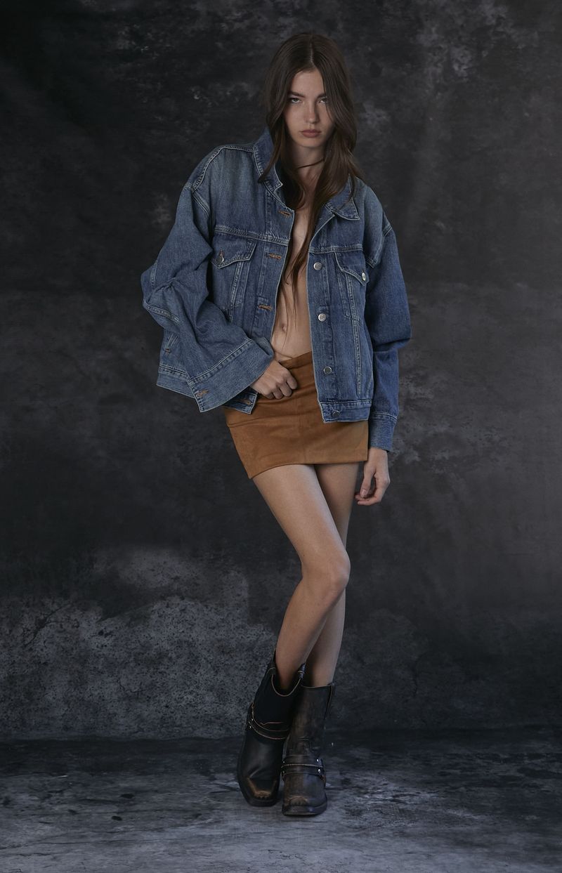 LovelyDenim-Ecommerce-4feb8312.jpg